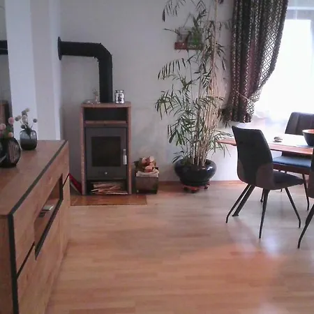 ジュライ * インスブルック